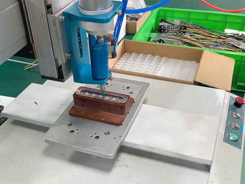 Automatic Gluing Machine